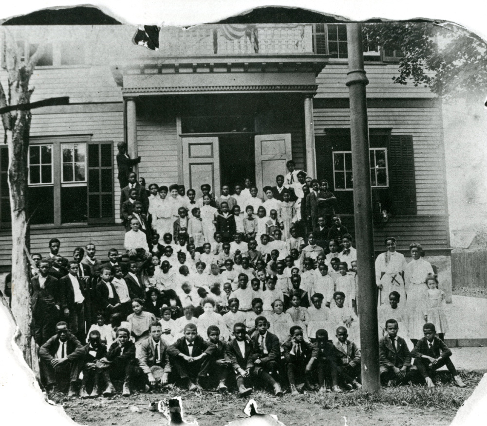 Witherspoon  Street School students on the schoolhouse steps, 1903. Shirley Satterfield.