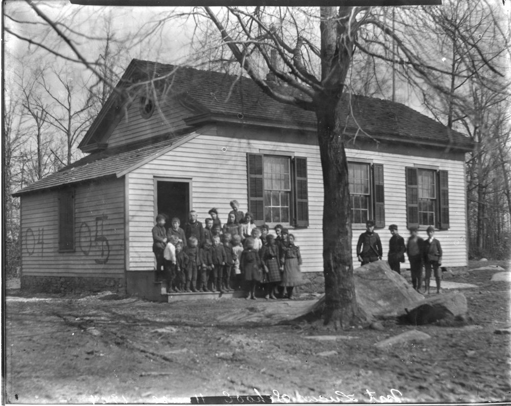 Students in front of the Mount Lucas schoolhouse, 1904. Historical Society of Princeton.