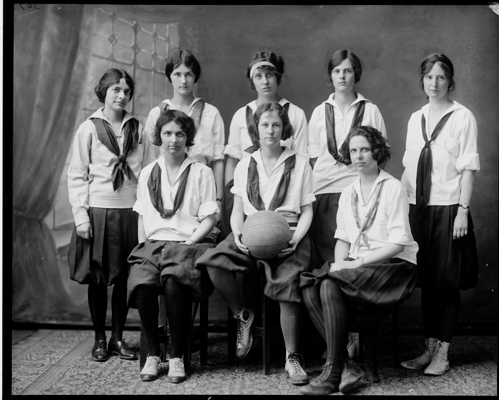 Princeton High School girls’ basketball team, 1918. Historical Society of Princeton.
