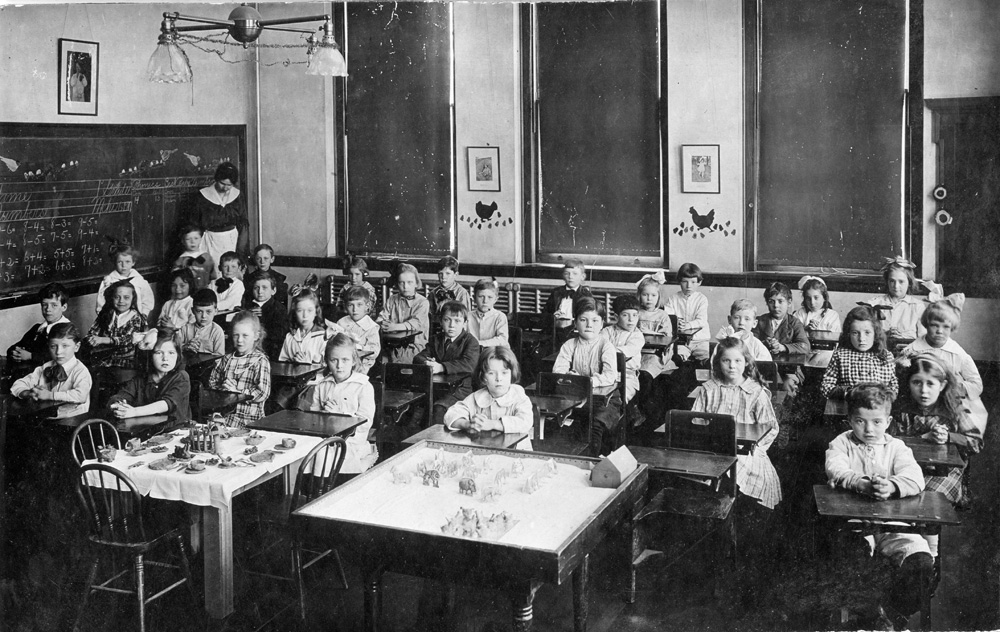 A Princeton Elementary School class. Historical Society of Princeton. Princeton History Project Collection.